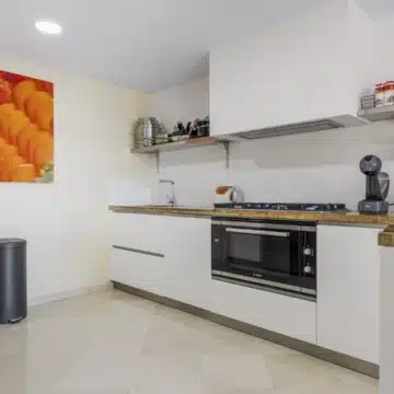 Exceptional five bedroom townhouse in La Perla de la Heredia, Benahavís Picture 22