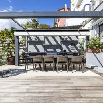 Exceptional five bedroom townhouse in La Perla de la Heredia, Benahavís Picture 1