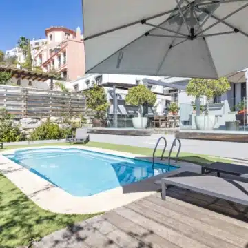 Exceptional five bedroom townhouse in La Perla de la Heredia, Benahavís Picture 26