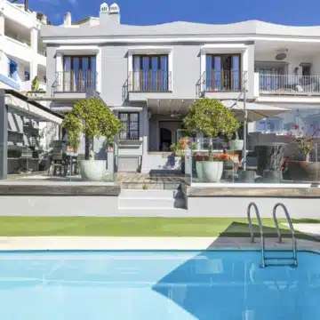 Exceptional five bedroom townhouse in La Perla de la Heredia, Benahavís Picture 27