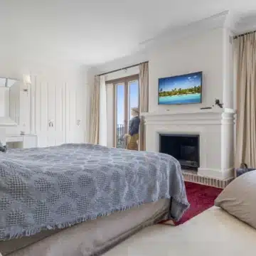 Exceptional five bedroom townhouse in La Perla de la Heredia, Benahavís Picture 12