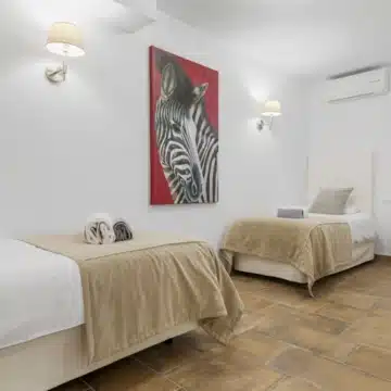 Exceptional five bedroom townhouse in La Perla de la Heredia, Benahavís Picture 30