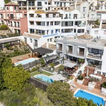 Exceptional five bedroom townhouse in La Perla de la Heredia, Benahavís Picture 36