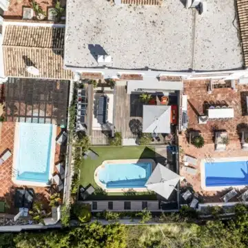 Exceptional five bedroom townhouse in La Perla de la Heredia, Benahavís Picture 38