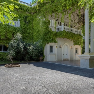 Majestic villa in sought-after residential area of Rocio de Nagüeles, Marbella Golden Mile Picture 14