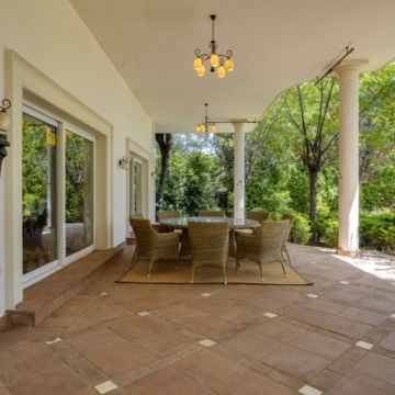 Majestic villa in sought-after residential area of Rocio de Nagüeles, Marbella Golden Mile Picture 4