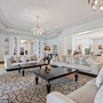 Majestic villa in sought-after residential area of Rocio de Nagüeles, Marbella Golden Mile Picture 2