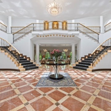 Majestic villa in sought-after residential area of Rocio de Nagüeles, Marbella Golden Mile Picture 5