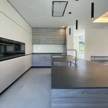 Modern villa with spectacular views in La Carolina, Marbella Golden Mile Picture 6