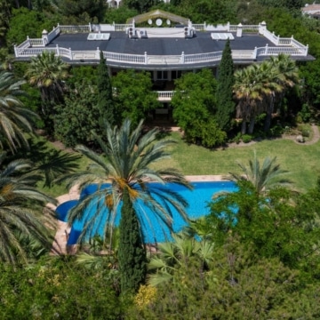 Majestic villa in sought-after residential area of Rocio de Nagüeles, Marbella Golden Mile Picture 12