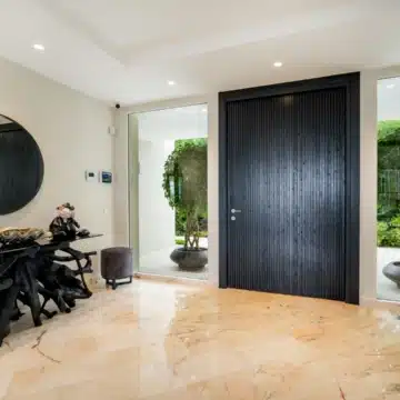 Stunning villa offering panoramic views of the mountains in the prestigious gated community of Sierra Blanca, Marbella Picture 16