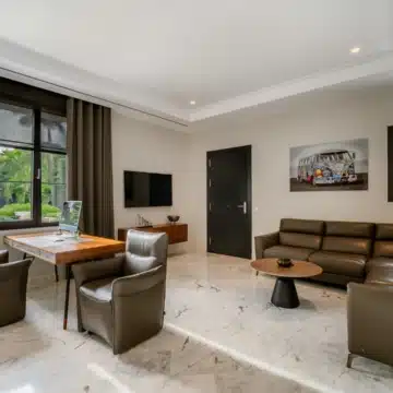 Stunning villa offering panoramic views of the mountains in the prestigious gated community of Sierra Blanca, Marbella Picture 17