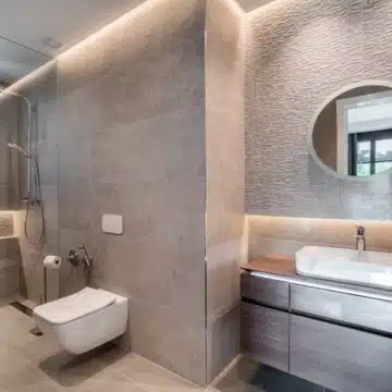 Stunning villa offering panoramic views of the mountains in the prestigious gated community of Sierra Blanca, Marbella Picture 5
