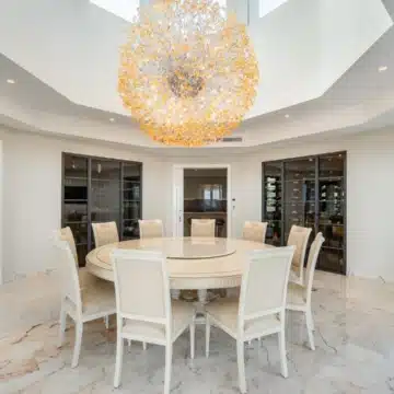 Stunning villa offering panoramic views of the mountains in the prestigious gated community of Sierra Blanca, Marbella Picture 7