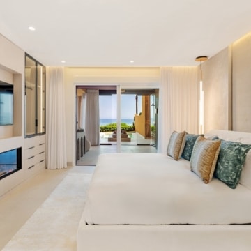 Beachfront apartment with Mediterranean Sea views in the prestigious Los Granados del Mar, Estepona Picture 23