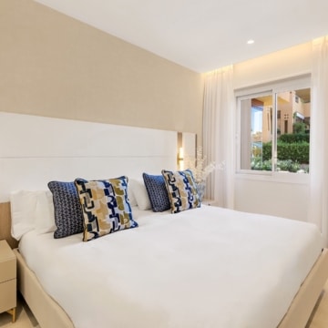 Beachfront apartment with Mediterranean Sea views in the prestigious Los Granados del Mar, Estepona Picture 28