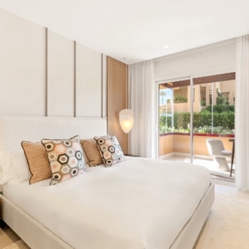 Beachfront apartment with Mediterranean Sea views in the prestigious Los Granados del Mar, Estepona Picture 29