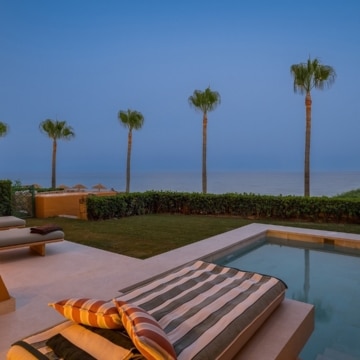 Beachfront apartment with Mediterranean Sea views in the prestigious Los Granados del Mar, Estepona Picture 32