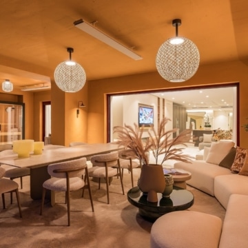 Beachfront apartment with Mediterranean Sea views in the prestigious Los Granados del Mar, Estepona Picture 5