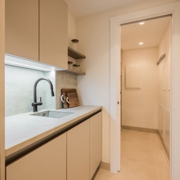 Beachfront apartment with Mediterranean Sea views in the prestigious Los Granados del Mar, Estepona Picture 48