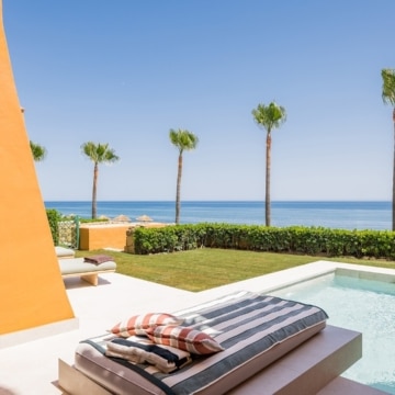 Beachfront apartment with Mediterranean Sea views in the prestigious Los Granados del Mar, Estepona Picture 16