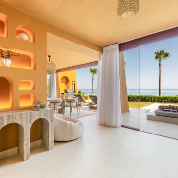 Beachfront apartment with Mediterranean Sea views in the prestigious Los Granados del Mar, Estepona Picture 6