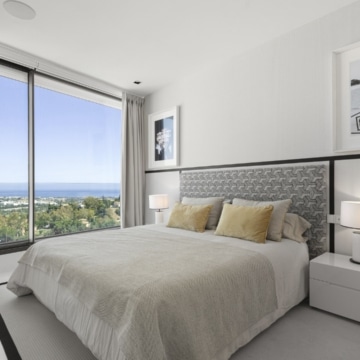 Exceptional duplex apartment featuring panoramic sea views and lush landscape in La Quinta, Benahavis Picture 18