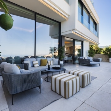 Exceptional duplex apartment featuring panoramic sea views and lush landscape in La Quinta, Benahavis Picture 28