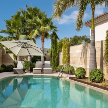 Exceptional duplex apartment featuring panoramic sea views and lush landscape in La Quinta, Benahavis Picture 37