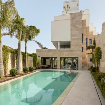 Exceptional duplex apartment featuring panoramic sea views and lush landscape in La Quinta, Benahavis Picture 38