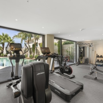 Exceptional duplex apartment featuring panoramic sea views and lush landscape in La Quinta, Benahavis Picture 13