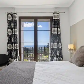 Spacious 3-bedrooms apartment in the exclusive area of Los Arqueros, Benahavís Picture 9