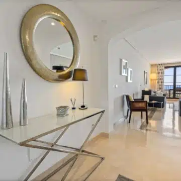 Spacious 3-bedrooms apartment in the exclusive area of Los Arqueros, Benahavís Picture 1