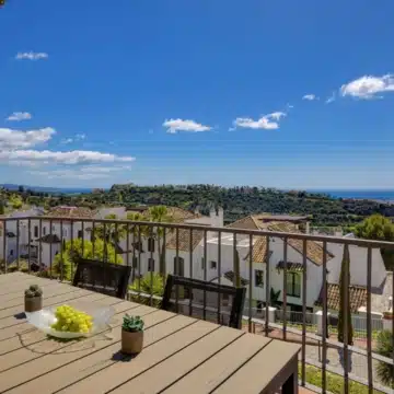 Spacious 3-bedrooms apartment in the exclusive area of Los Arqueros, Benahavís Picture 24