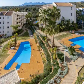 Bright 2-bedroom apartment with panoramic sea views in Marbella Picture 0