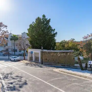 Bright 2-bedroom apartment with panoramic sea views in Marbella Picture 21