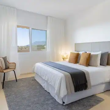 Bright 2-bedroom apartment with panoramic sea views in Marbella Picture 11