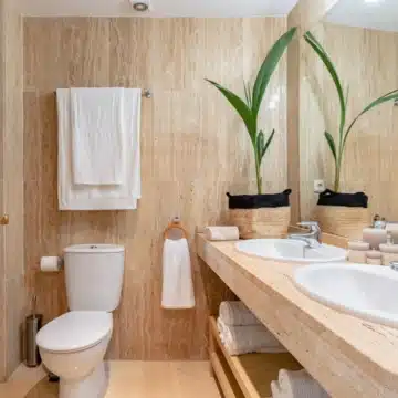 Bright 2-bedroom apartment with panoramic sea views in Marbella Picture 13