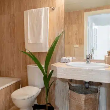 Bright 2-bedroom apartment with panoramic sea views in Marbella Picture 14