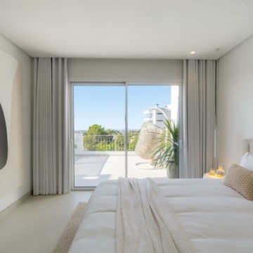 Stunning duplex penthouse with breathtaking views in La Quinta, Benahavís Picture 10