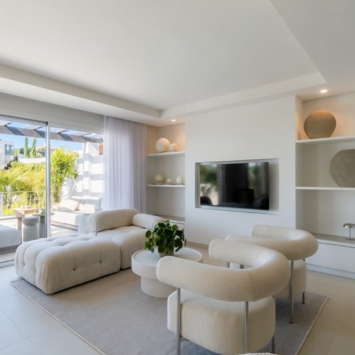 Stunning duplex penthouse with breathtaking views in La Quinta, Benahavís Picture