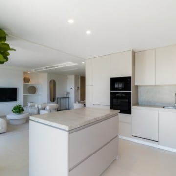 Stunning duplex penthouse with breathtaking views in La Quinta, Benahavís Picture 7