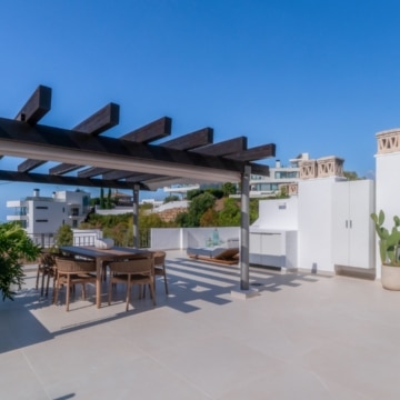 Stunning duplex penthouse with breathtaking views in La Quinta, Benahavís Picture 17