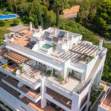 Stunning duplex penthouse with breathtaking views in La Quinta, Benahavís Picture 36