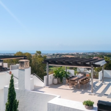 Stunning duplex penthouse with breathtaking views in La Quinta, Benahavís Picture 25