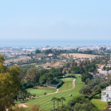 Stunning duplex penthouse with breathtaking views in La Quinta, Benahavís Picture 24