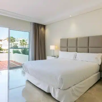 Elegant duplex penthouse located in the exclusive Ventura del Mar, Puerto Banus Picture 6