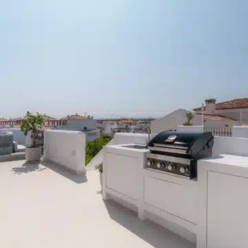 Beautifully renovated 3-bedroom duplex penthouse in San Pedro de Alcantara Picture 32