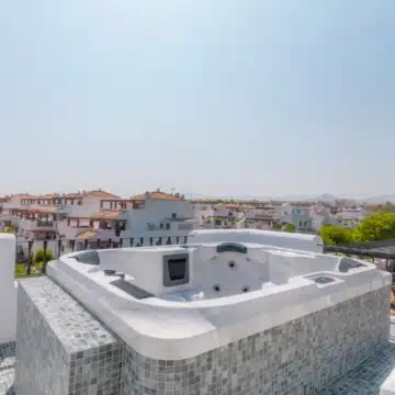 Beautifully renovated 3-bedroom duplex penthouse in San Pedro de Alcantara Picture 33