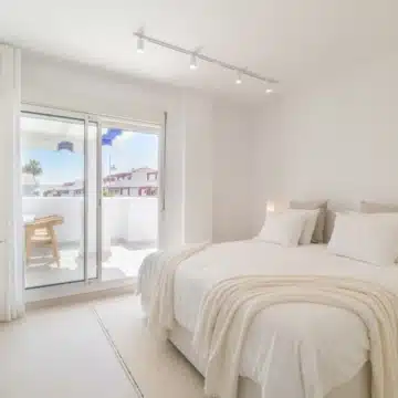 Beautifully renovated 3-bedroom duplex penthouse in San Pedro de Alcantara Picture 11